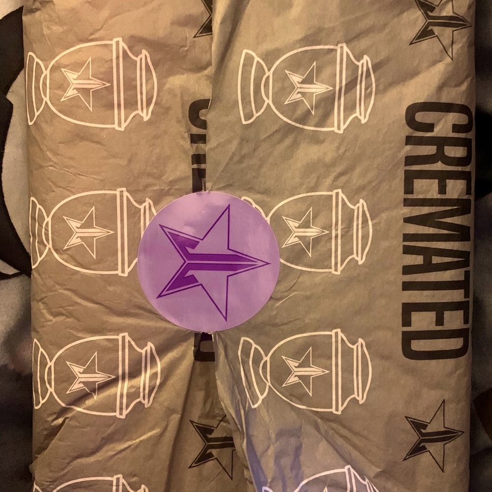 jeffree star cremated palette & exclusive postcard